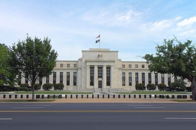 Incerteza sobre tarifas de Trump afeta economia americana, diz Livro Bege do Fed