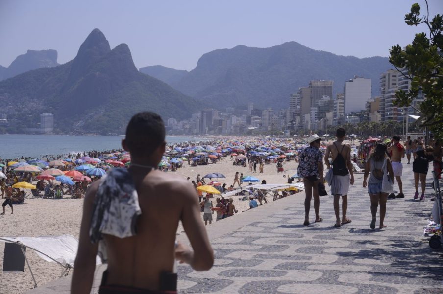 IF HOJE: setor de serviços cresce 2,4% em novembro após dois meses de queda