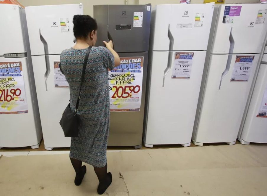 Com inflação espalhada, brasileiro de alta renda sustenta o consumo