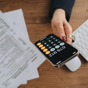 Com ambiente econômico ruim, veja o que esperar da temporada de balanços do 1º trimestre