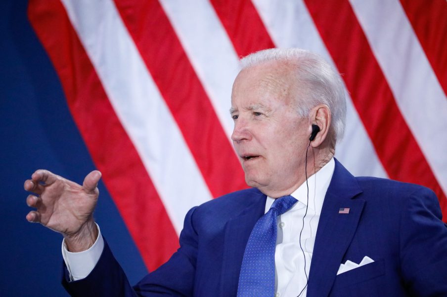 Biden pede a suspensão dos impostos sobre gasolina para o Congresso