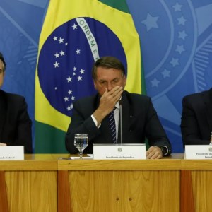 Oposição aciona o STF contra ataque de Bolsonaro ao sistema eleitoral
