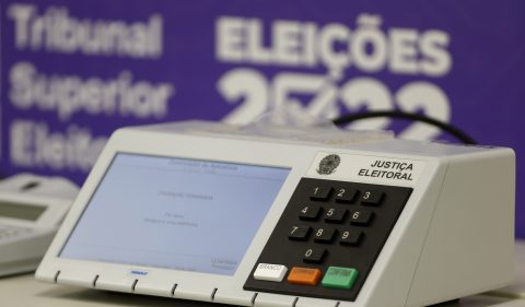 A Inteligência Financeira acompanha, em tempo real, a apuração de governadores eleitos e presidente - Foto: Cristiano Mariz/O Globo