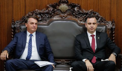 O presidente Jair Bolsonaro acompanhado do presidente do Senado, Rodrigo Pacheco. Foto: Alan Santos/Presidência