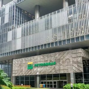O que fez a Petrobras perder R$ 30 bilhões em um único dia, Mudança na Lei das Estatais aprovada na Câmara levou mercado a temer ingerências na empresa