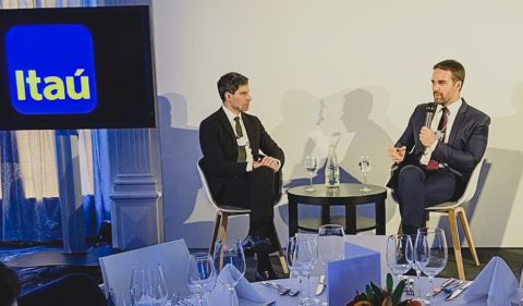 Renato Lulia, do RI do Itaú, e o governador Eduardo Leite, em Davos - Foto: Pâmela Vaiano