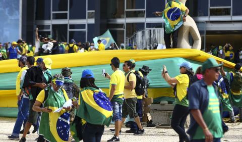 Manifestantes invadem Congresso, STF e Palácio do Planalto.  Foto: Marcelo Camargo/Agência Brasil