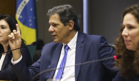 Os ministros do Planejamento e Orçamento, Simone Tebet, da Fazenda, Fernando Haddad, da Gestão e Inovação em Serviços Públicos, Esther Dweck, detalham  as primeiras medidas econômicas do governo Lula.  Foto: Valter Campanato/Agência Brasil