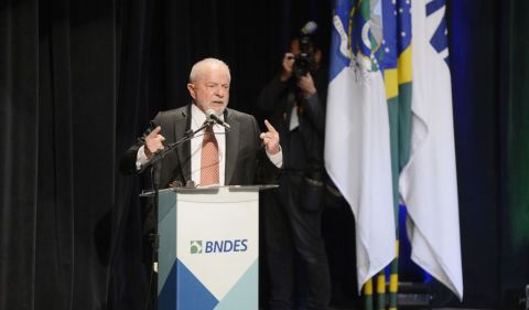 Lula faz discurso durante posse de Aloizio Mercadante no BNDES. Foto: Tomaz Silva/Agência Brasil