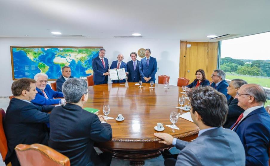 Texto do PLC do Arcabouço Fiscal exclui 13 tipos de despesas públicas do limite de gastos