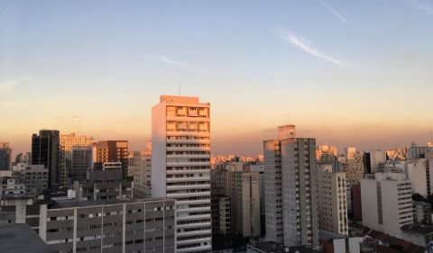 Qual a renda para financiar um imóvel de R$ 2 milhões? Especialistas fizeram os cálculos e indicaram investimentos também. - (Foto: Unsplash)