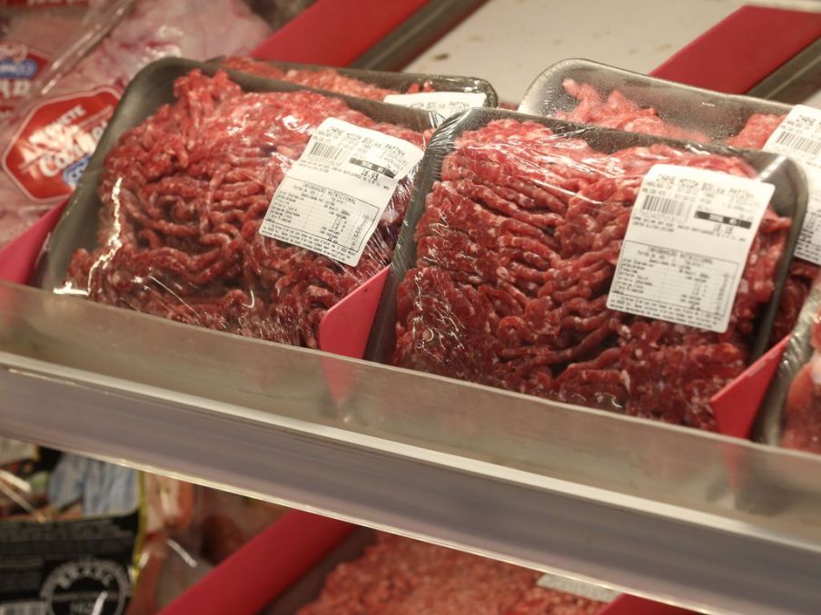 Deflação de julho: Por que carne e gasolina estão mais baratas?