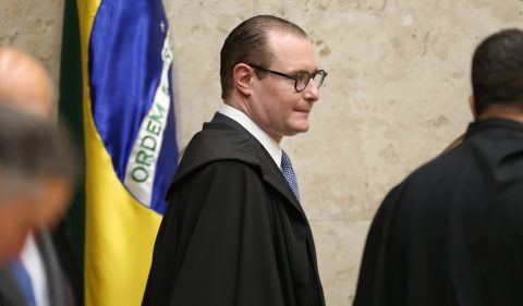 O novo ministro STF, Cristiano Zanin, participa da sua primeira sessão de julgamentos. Foto: Wilton Junior/Estadão Conteúdo