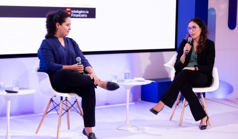 Eliane Teixeira (esq.) e Ana Beatriz durante evento na Arena B3. Foto: Bufalos