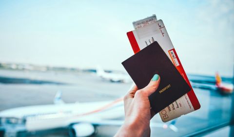 Como comprar passagens aéreas mais baras: será que o horário da madrugada é mesmo o melhor período? - (Foto: Unsplash)