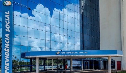 Algumas regras para a aposentadoria mudam em 2024 (Foto: Rafa Neddermeyer/Agência Brasil)