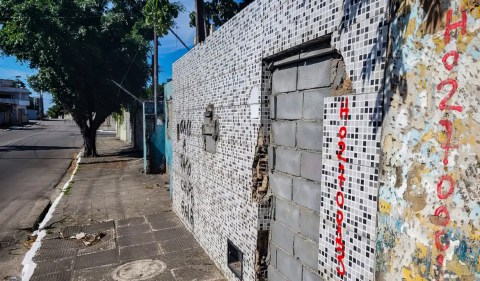 Moradores tiveram de abandonar suas casas. (Foto: Gésio Passos/Agência Brasil)