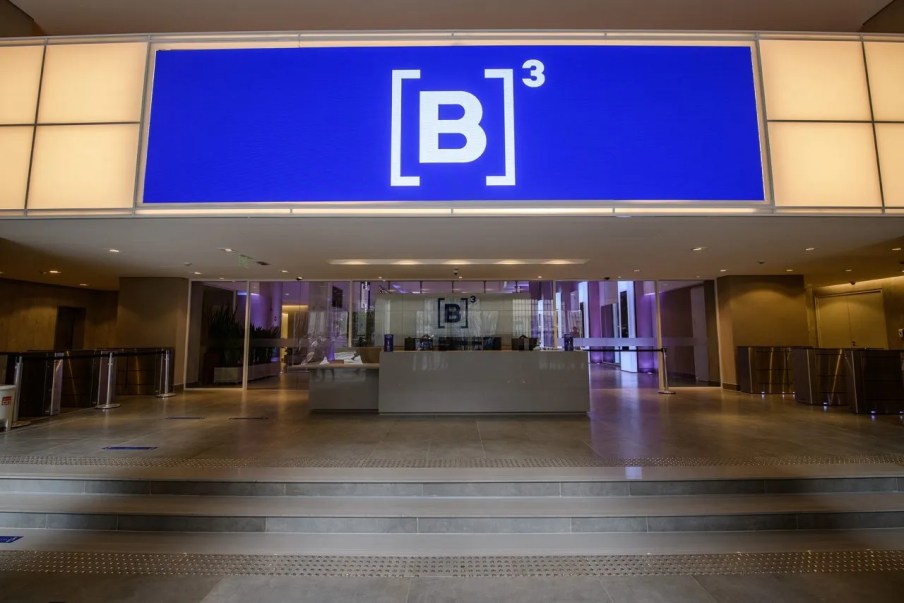 Imagem para a matéria sobre preços das ações em que aparece a fachada da B3, a bolsa de valores brasileira.