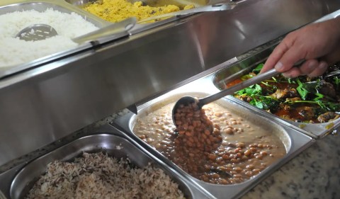 Segundo o IBGE, a alta dos preços no primeiro mês do ano foi puxada pelo grupo comida e bebida - Foto: Agência Brasil
