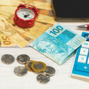 IPCA: alimentos puxam alta da inflação em janeiro de 2024; passagens aéreas caem após disparada de preços