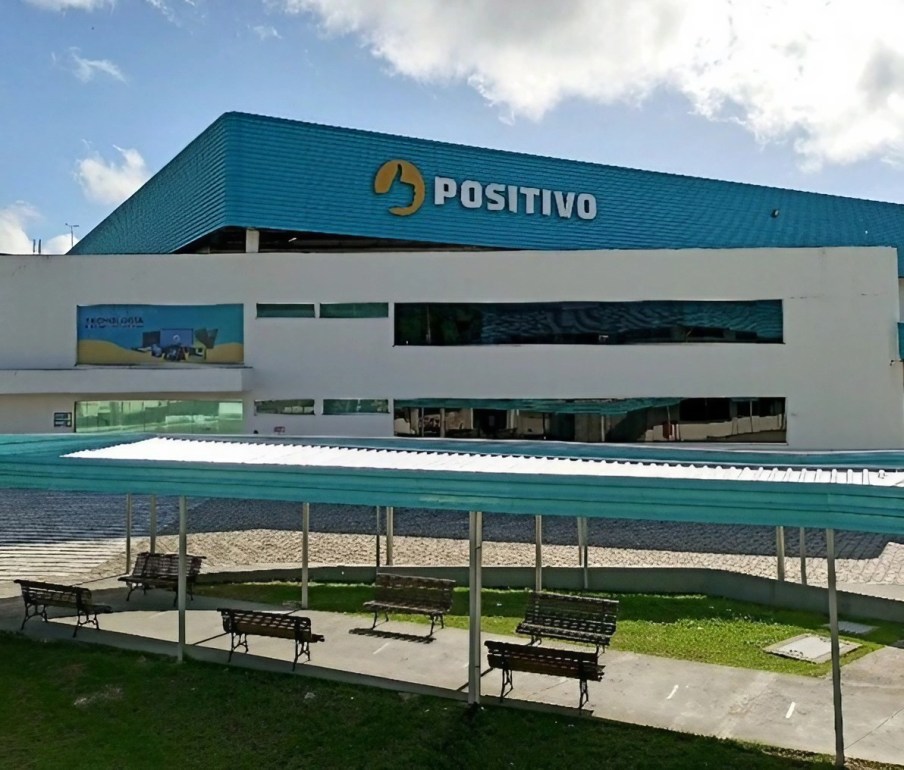 Ações da Positivo (POSI3) dispararam no último mês: vale a pena investir na empresa?