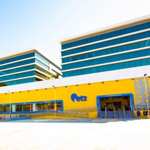 Petz (PETZ3) e Cobasi assinam acordo definitivo de fusão