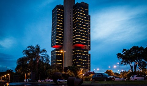Quanto a taxa Selic ainda vai cair? Ata do Copom dividido traz pistas dos próximos passos da política monetária. Foto: Beto Nociti/BCB