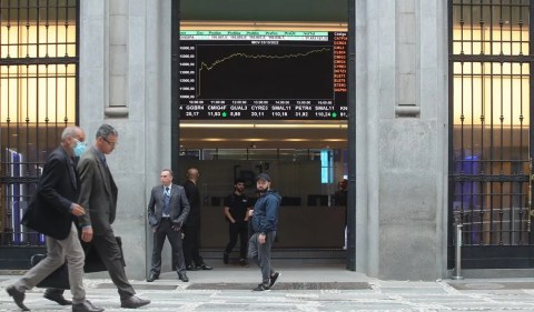Fachada da bolsa de valores de SP. (Foto: Daniel Teixeira/Estadão Conteúdo)