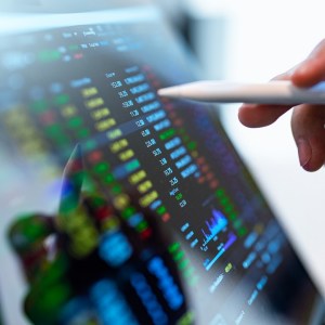 Renda fixa sem complicação? Conheça esses ETFs 
