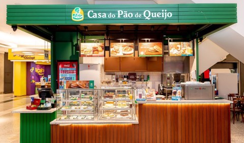 Quiosque da Casa do Pão de Queijo, rede de cafeterias que entrou em recuperação judicial. Foto: Divulgação