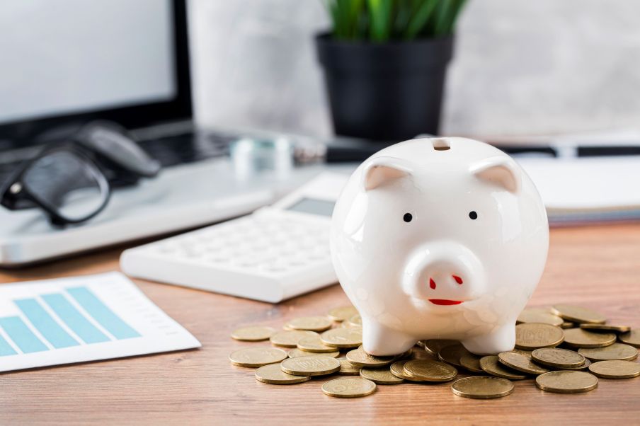 Tesouro Selic tem liquidez diária e por isso costuma ser alternativa para a formação de reserva de emergência. Foto: Freepik