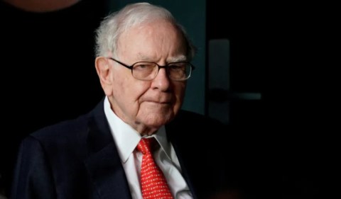 Warren Buffet está preocupado com as pessoas se passando por ele (Foto: Rick Wilking/File Photo/File Photo/Reuters)