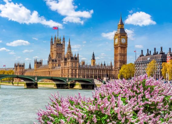 Imagem de Londres com flores.