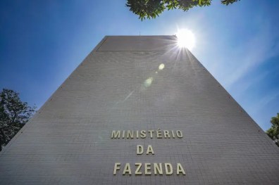 Reunião de Haddad e Galípolo gera expectativa no mercado, que também acompanha discurso de dirigentes do Fed