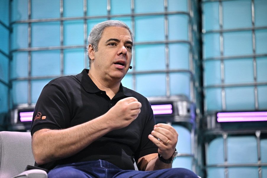 Itaú (ITUB4) vai lançar assistente de investimento alimentado por inteligência artificial